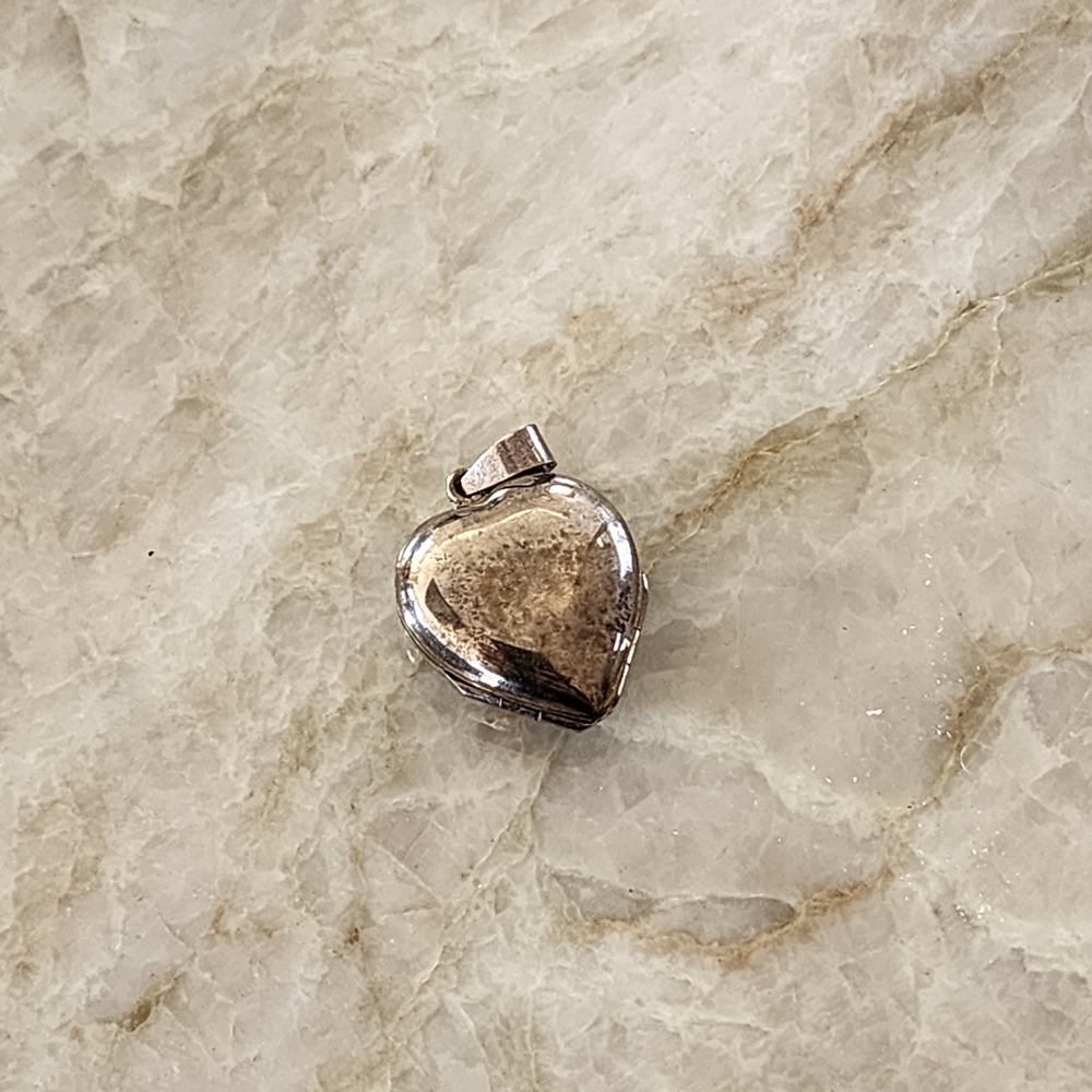 Silver Heart Lockett